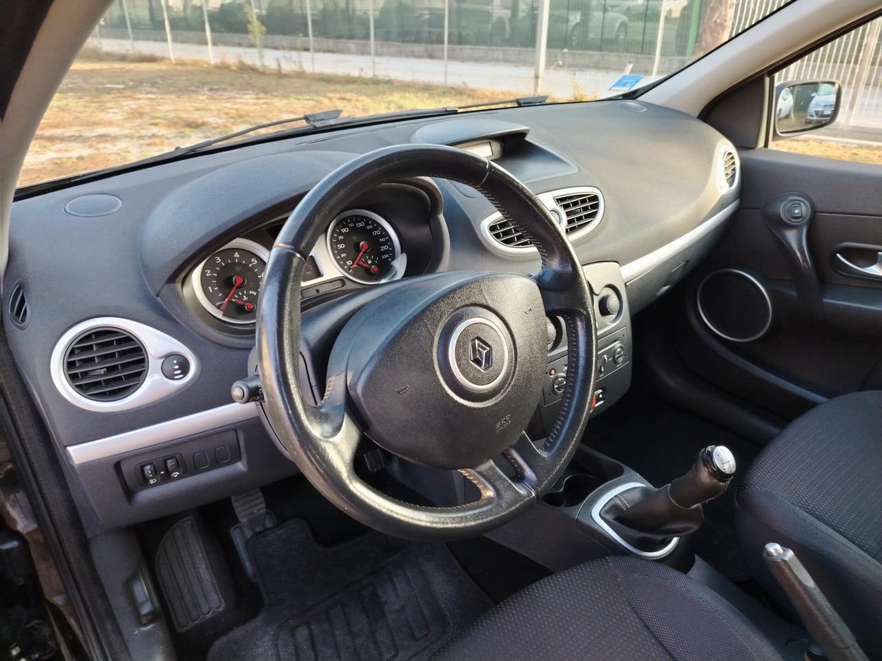 Renault Clio 1.2 16V 3 porte Luxe