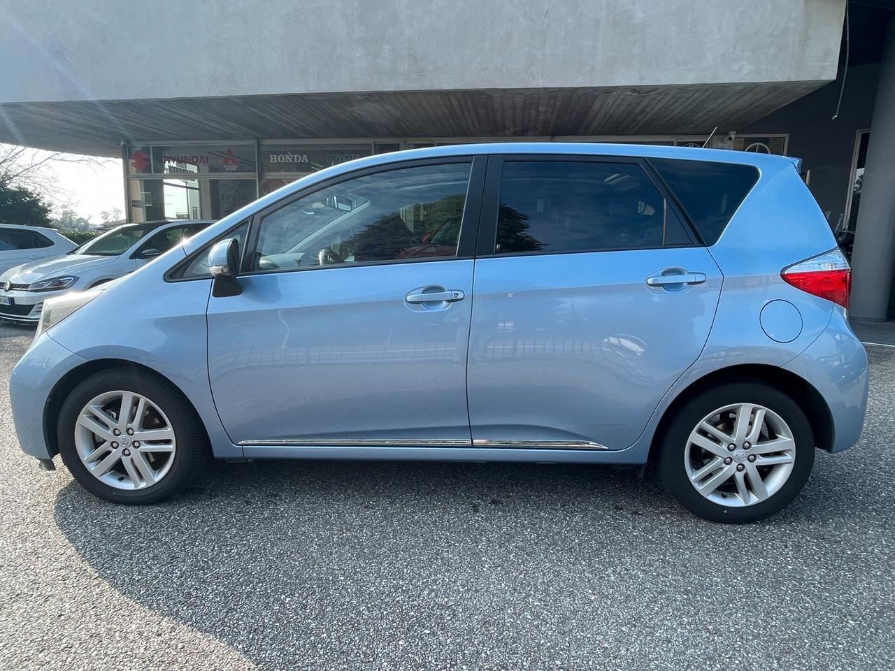Toyota Verso-S 1.3 MT Lounge