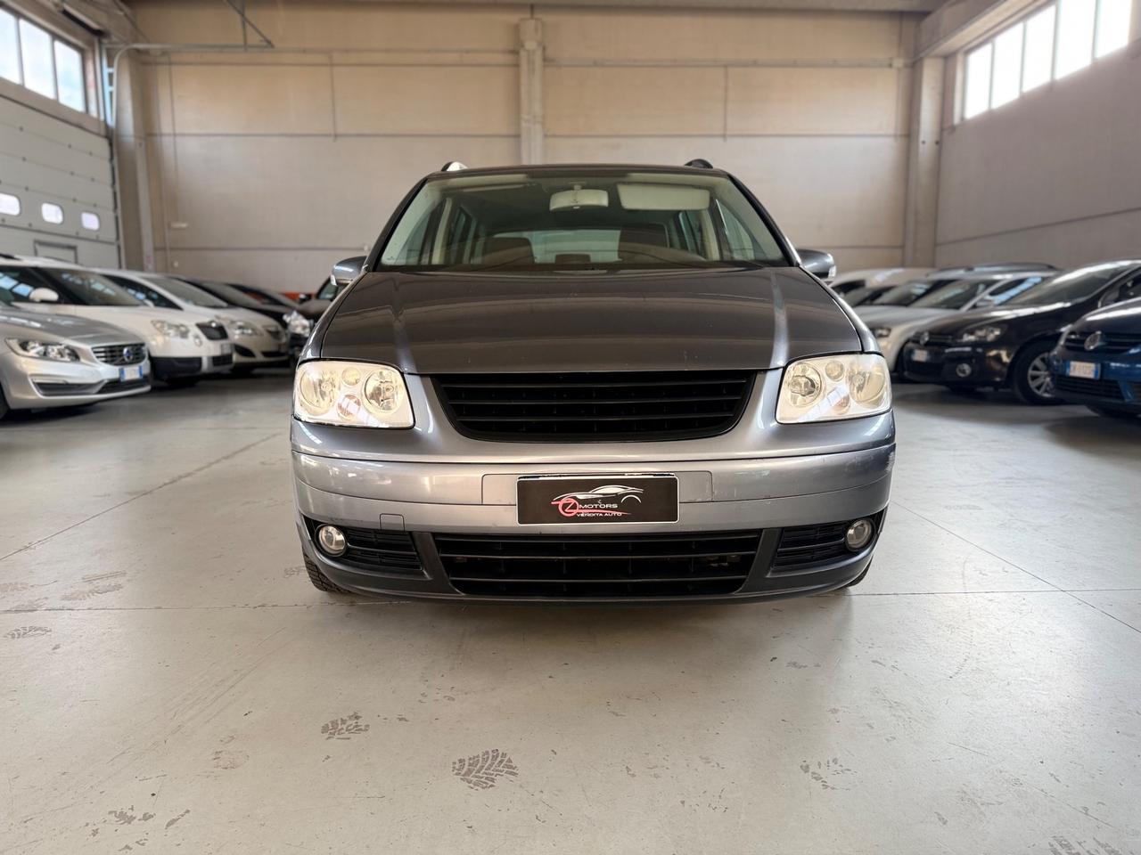 Volkswagen Touran 2.0 16V TDI Highline