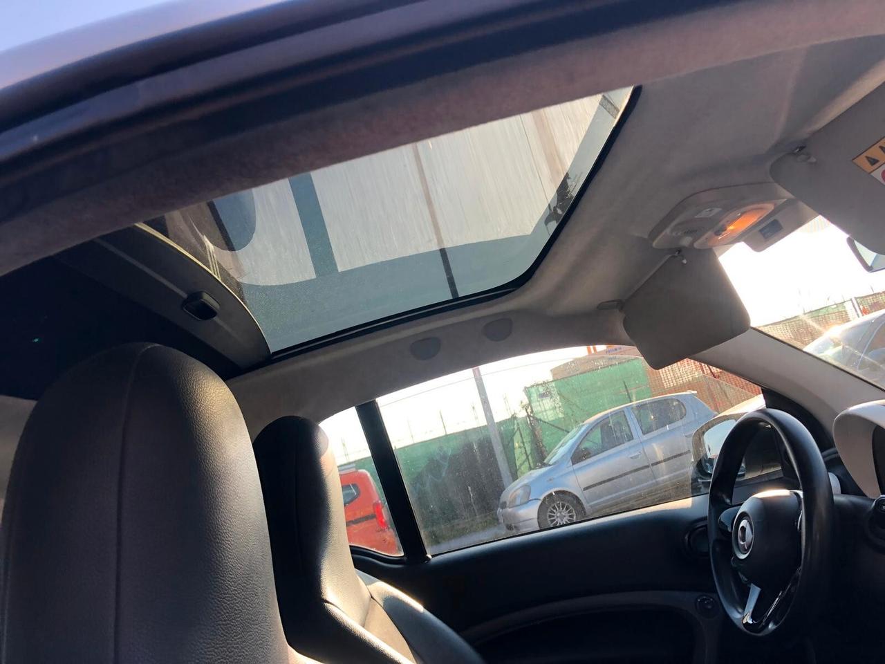 Smart ForTwo 70 1.0 AUTOMATICA PELLE/NAVIGATORE GARANZIA EUROPEA COMPLETA CONFORMGEST X 12 MESI RINNOVABILE FINO A 60 MESI!!!