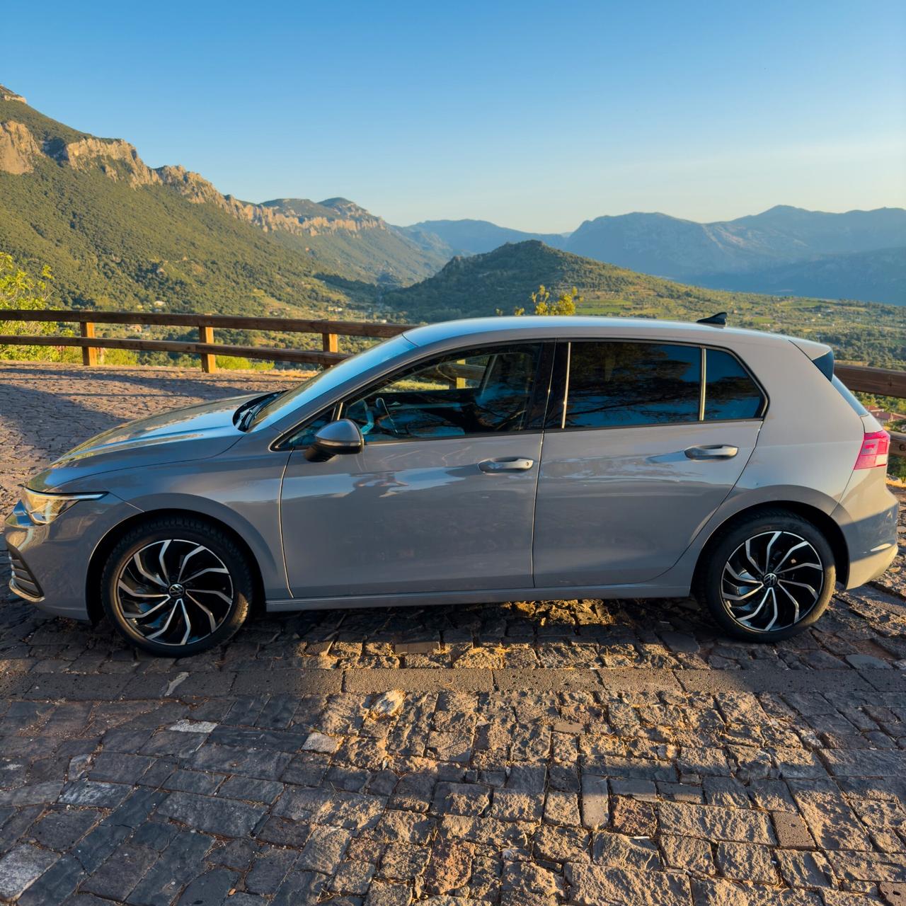 Volkswagen Golf 8 - 2.0 TDI EVO SCR Life - 2022