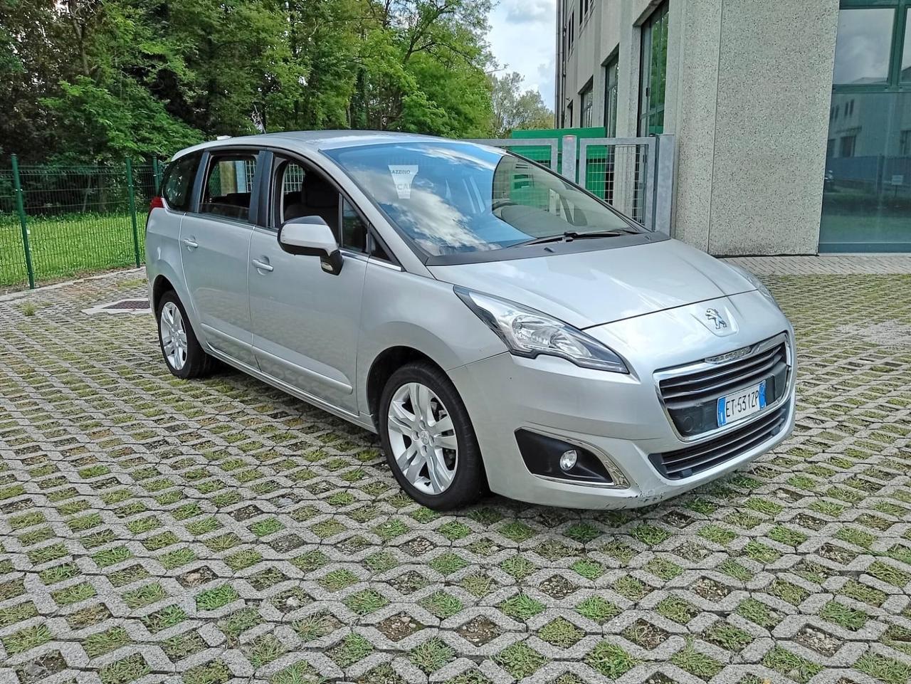Peugeot 5008 1.6 HDi 115CV 7Posti*Sensori*Cerchi