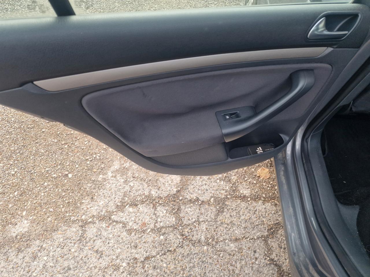 Volkswagen Golf 1.6 5p. Comfortline BiFuel