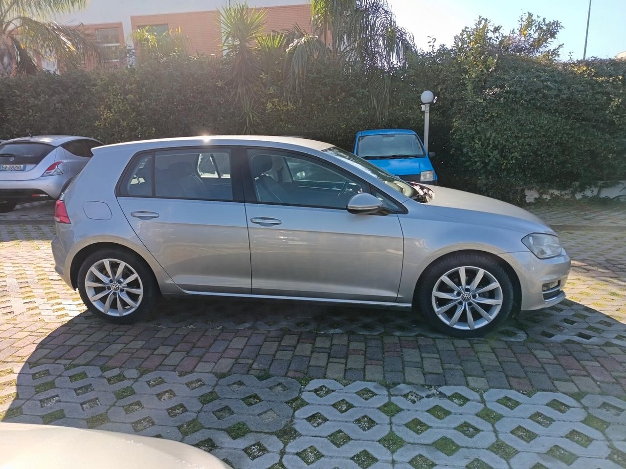 Volkswagen Golf 1.6 TDI DSG 5p. Highline BlueMotion Technology