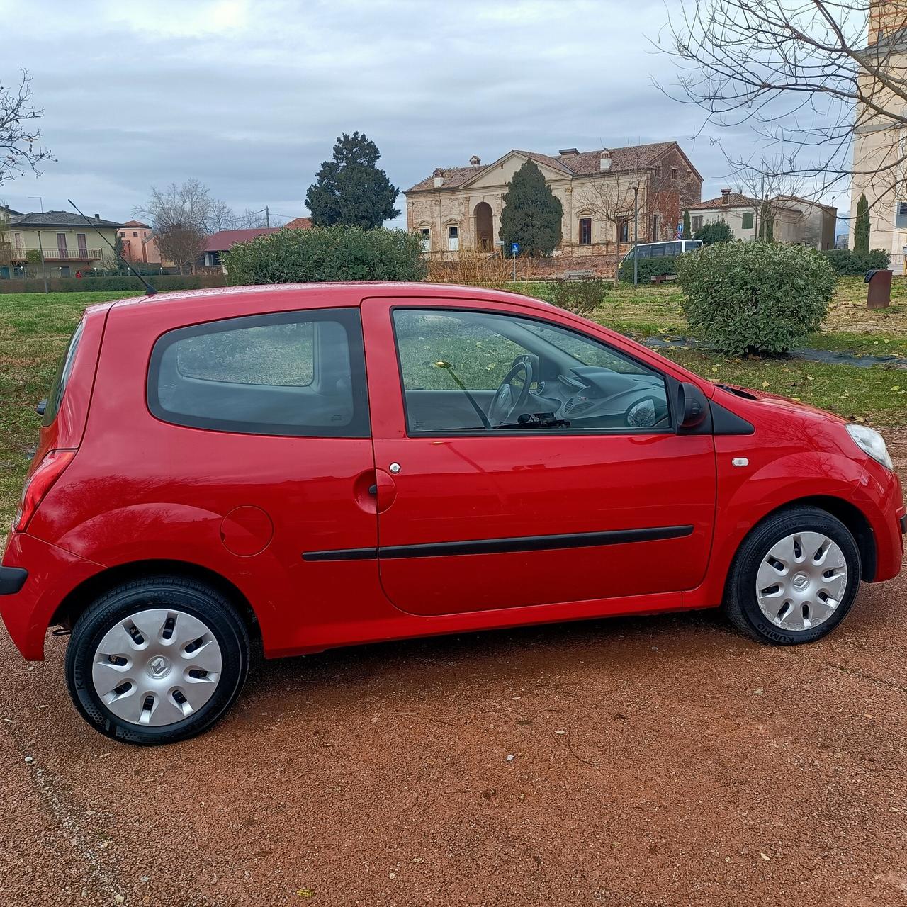 Renault Twingo 1.2 neopatentati pronto uso