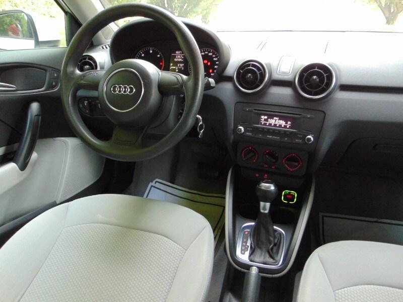 AUDI A1/S1 A1 SPB 1.6 TDI S tronic Attraction