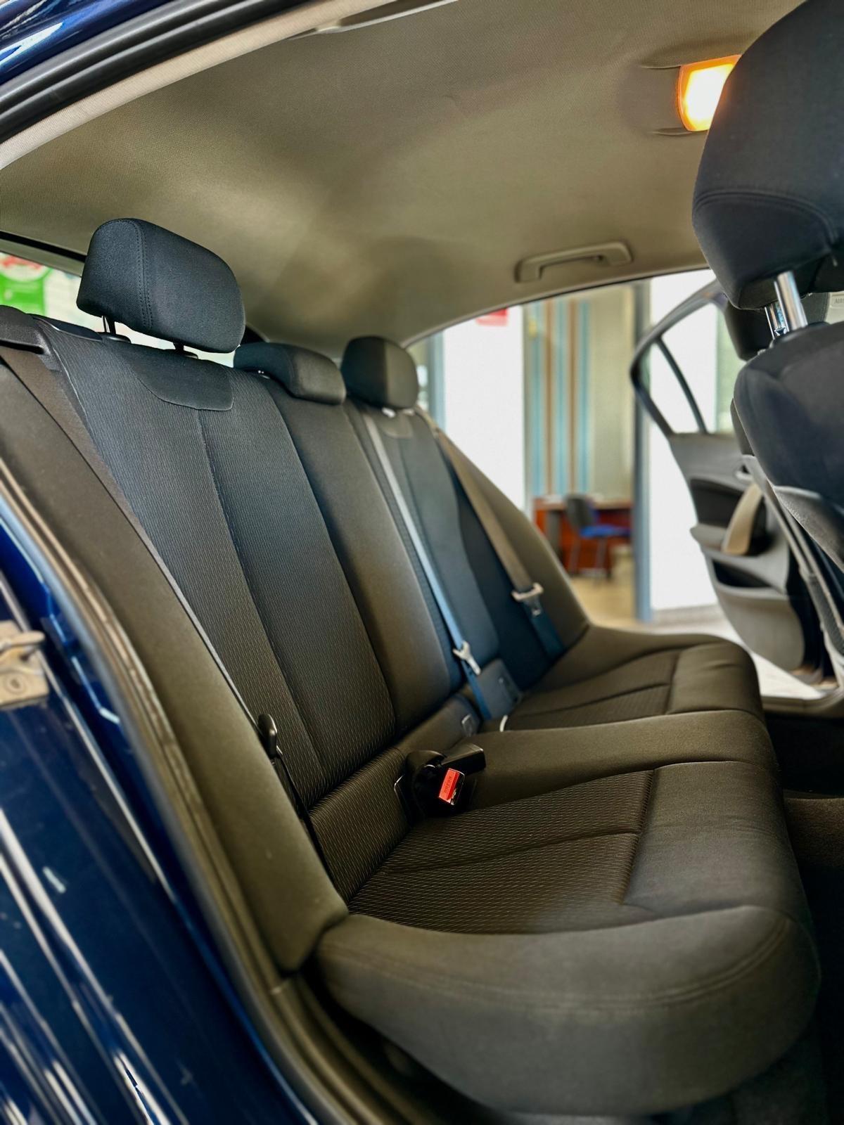 Bmw 120 120d 5p. Advantage