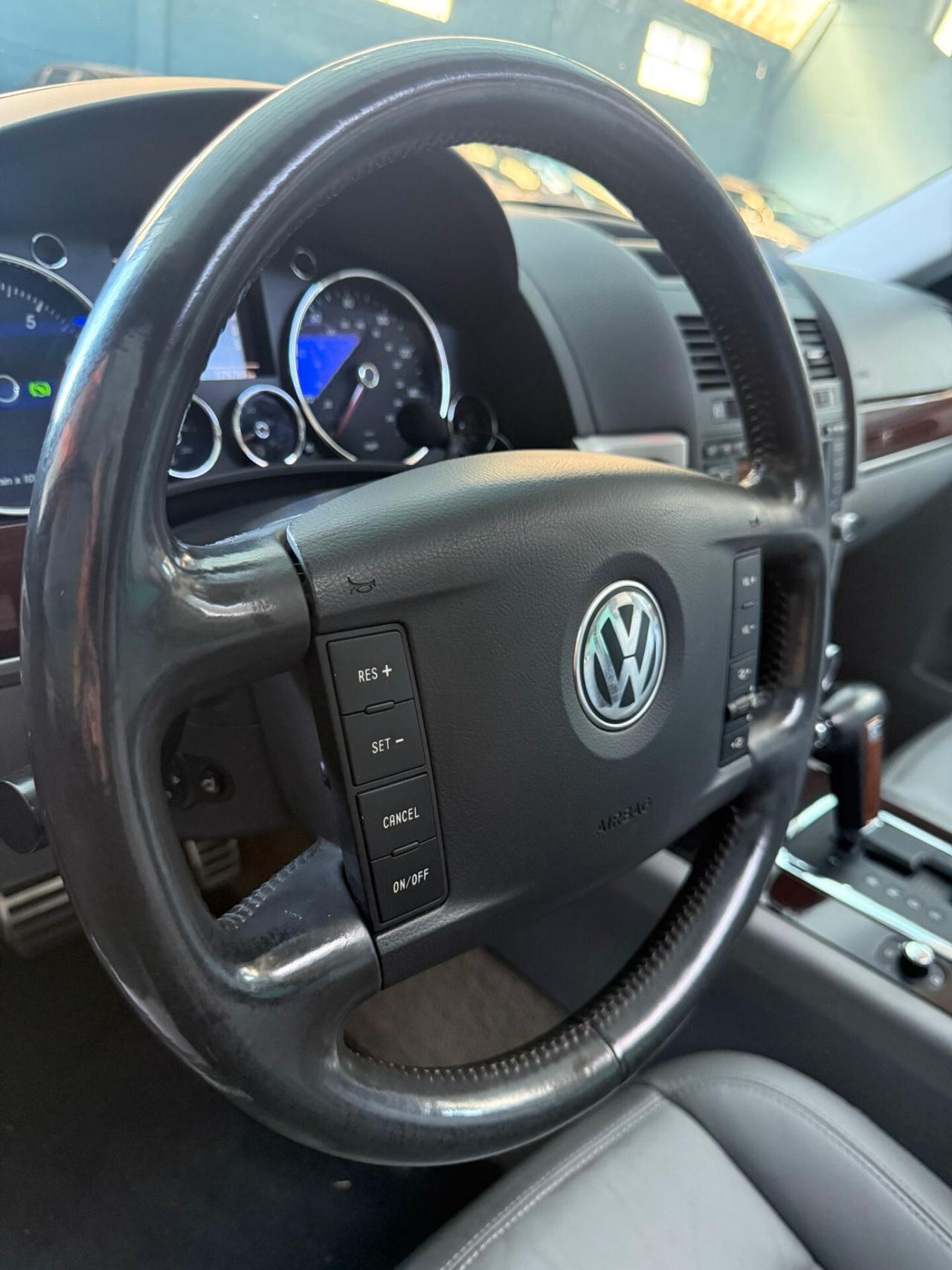 INTROVABILE TOUAREG 4.2 V8 ASI E GANCIO TRAINO