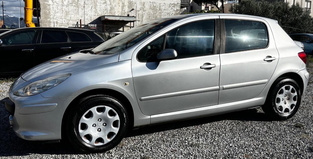Peugeot 307 1.6 16V HDi 90CV 5p. XT