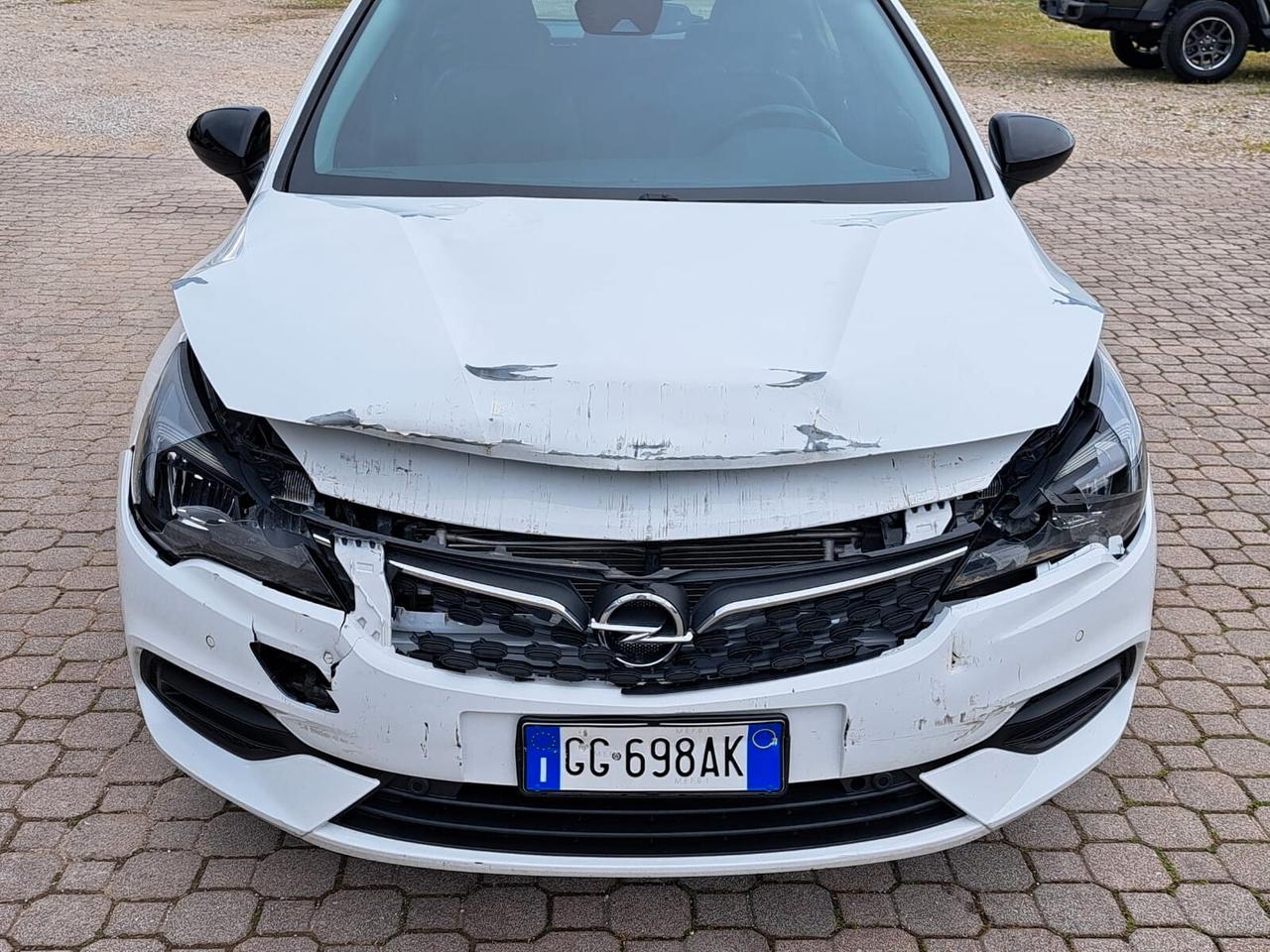 Opel Astra 1.5 CDTi Business Elegance Sports Tourer AT9 INCIDENTATA