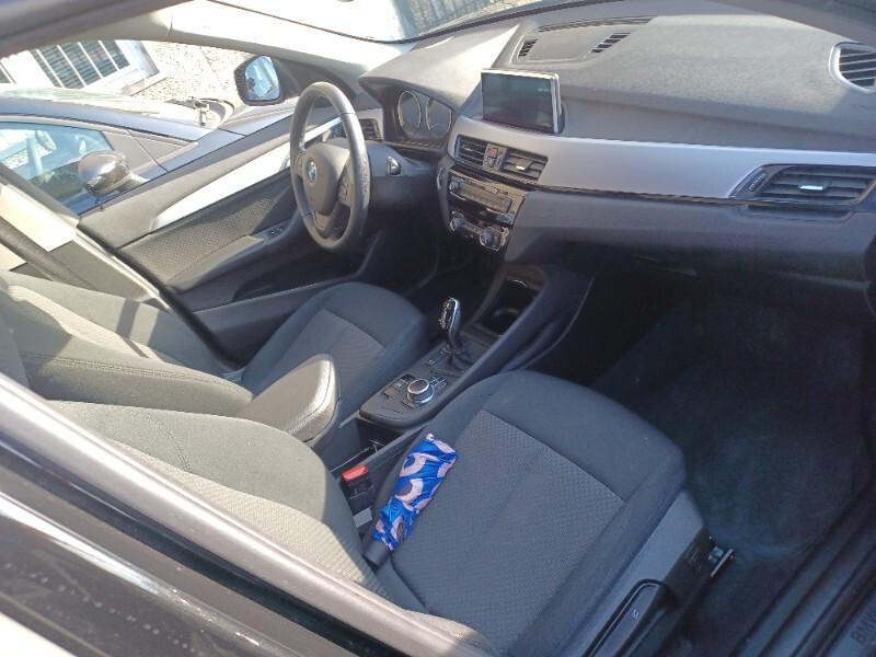 Bmw X1 16D 116CV AUTOMAT.+NAVI+LED+PDC+CRUISE+TEL+PRIVACY
