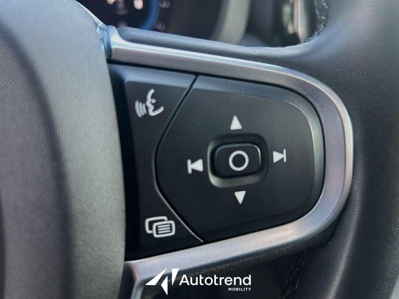 Volvo XC60 B4 197+14 CV AWD Automatica Mild Hybrid Momentum