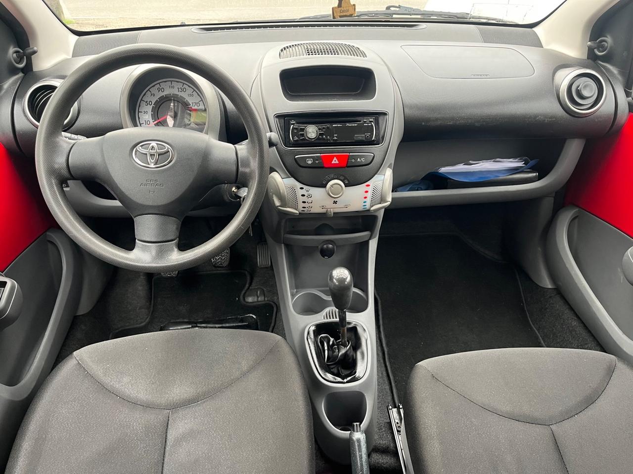 Toyota Aygo 1.0 12V VVT-i 5 porte Sol GPL/68CV/neopatentato