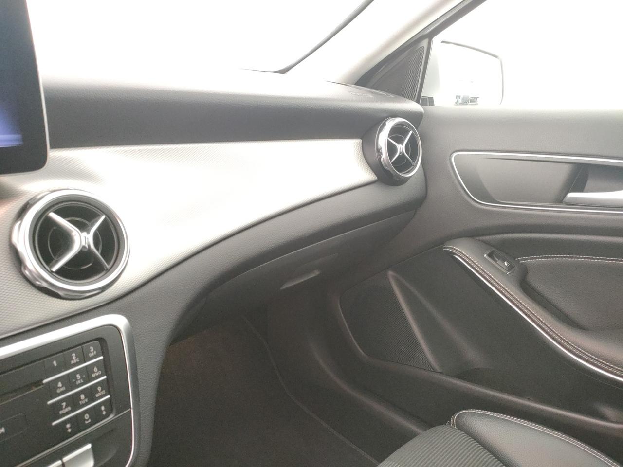 Mercedes-Benz GLA 180 Sport auto