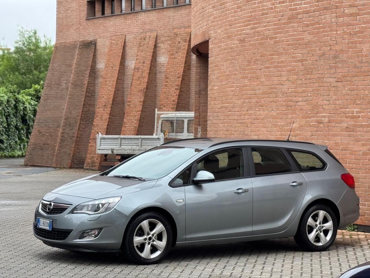 Opel Astra 1.7 CDTI 110CV Sports Tourer Cosmo
