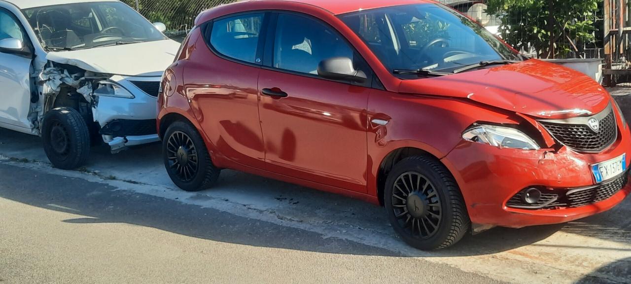Lancia Ypsilon 1.2 69 CV 5 porte anno 2019