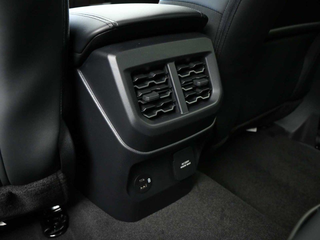 Ford Ranger Raptor 2.0 ecoblue 210cv auto pronto disponibile con due versione di colori