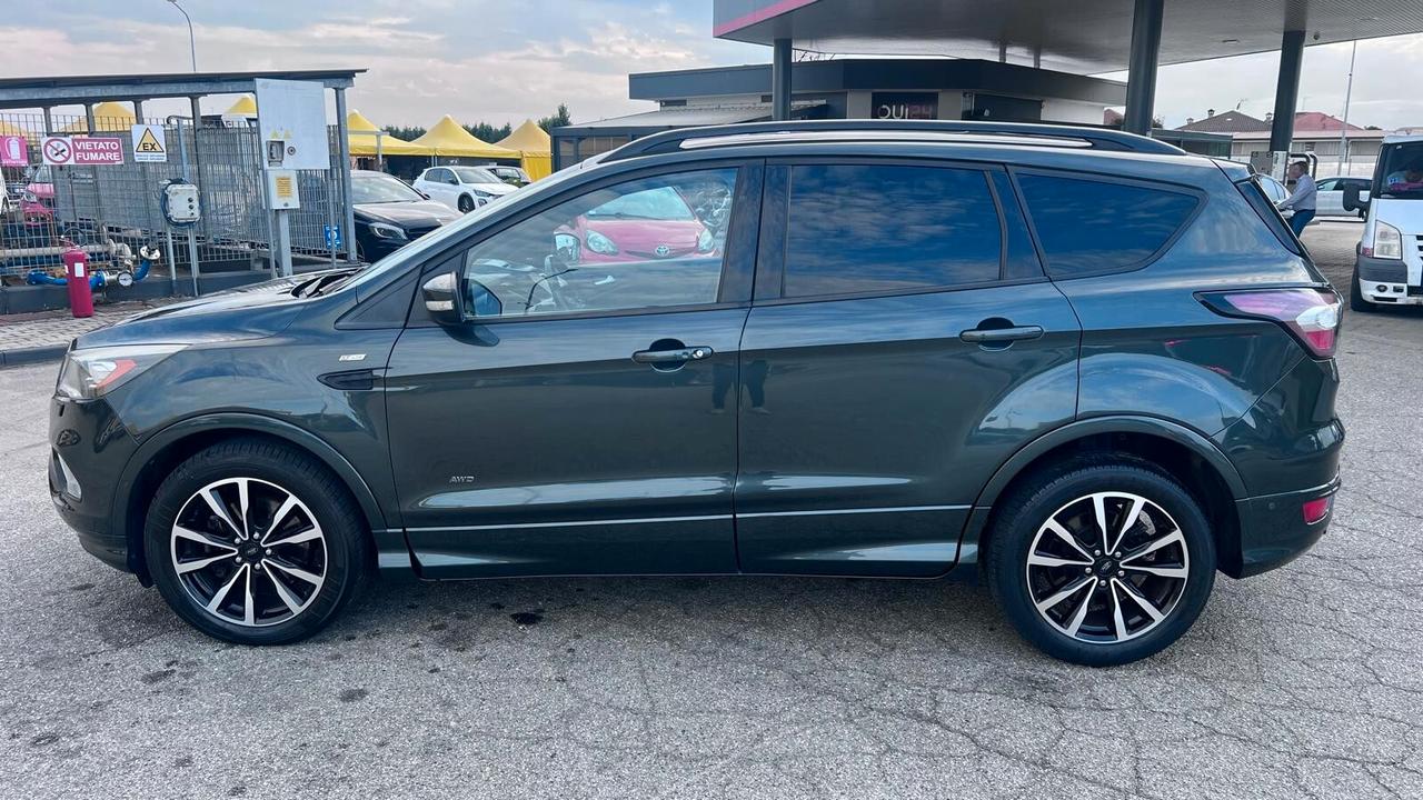 Ford Kuga 2.0 TDCI 150 CV S&S 4WD Powershift ST-Line