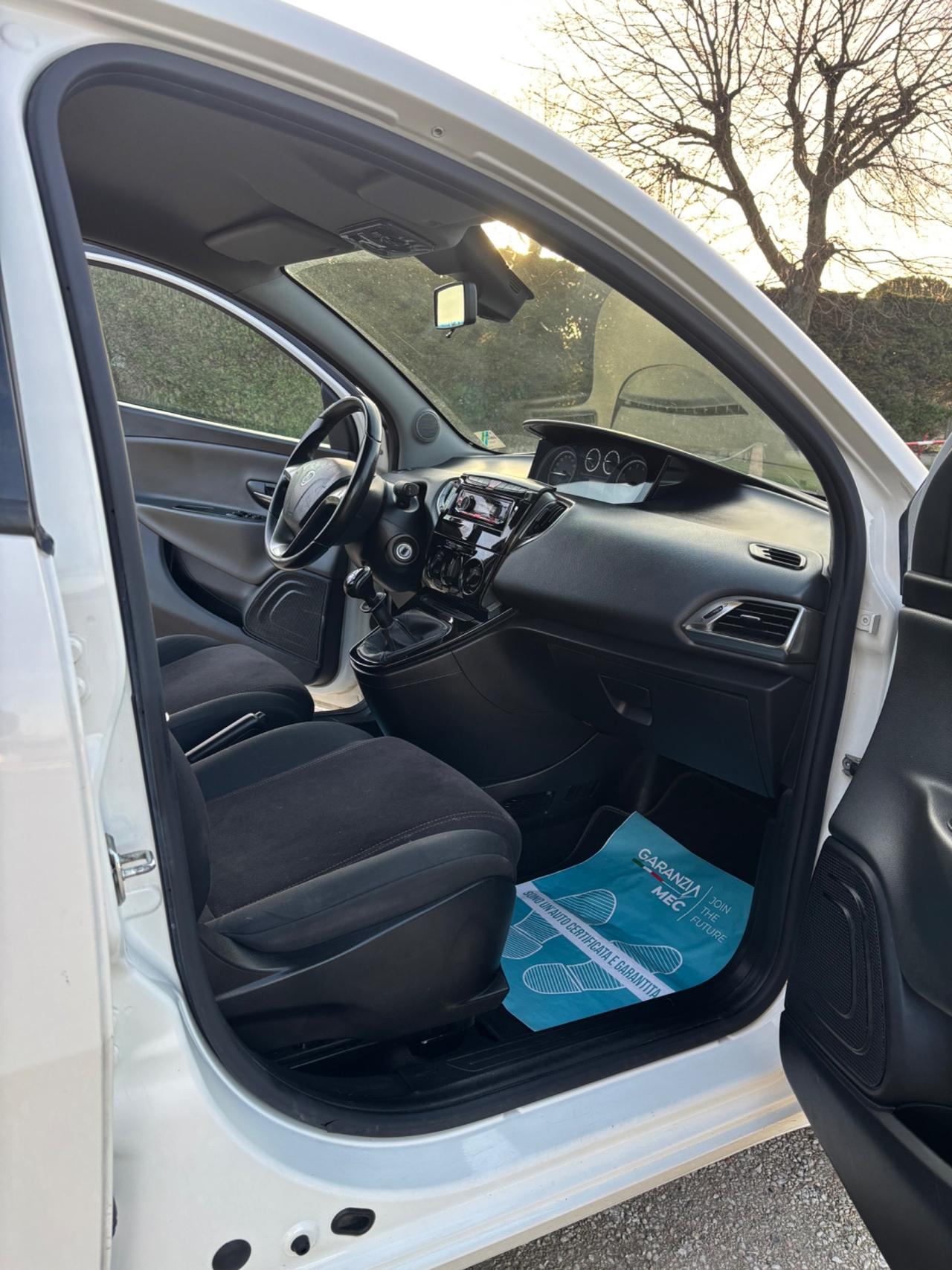 Lancia Ypsilon 0.9 TwinAir 85 CV 5 porte Metano Ecochic Gold