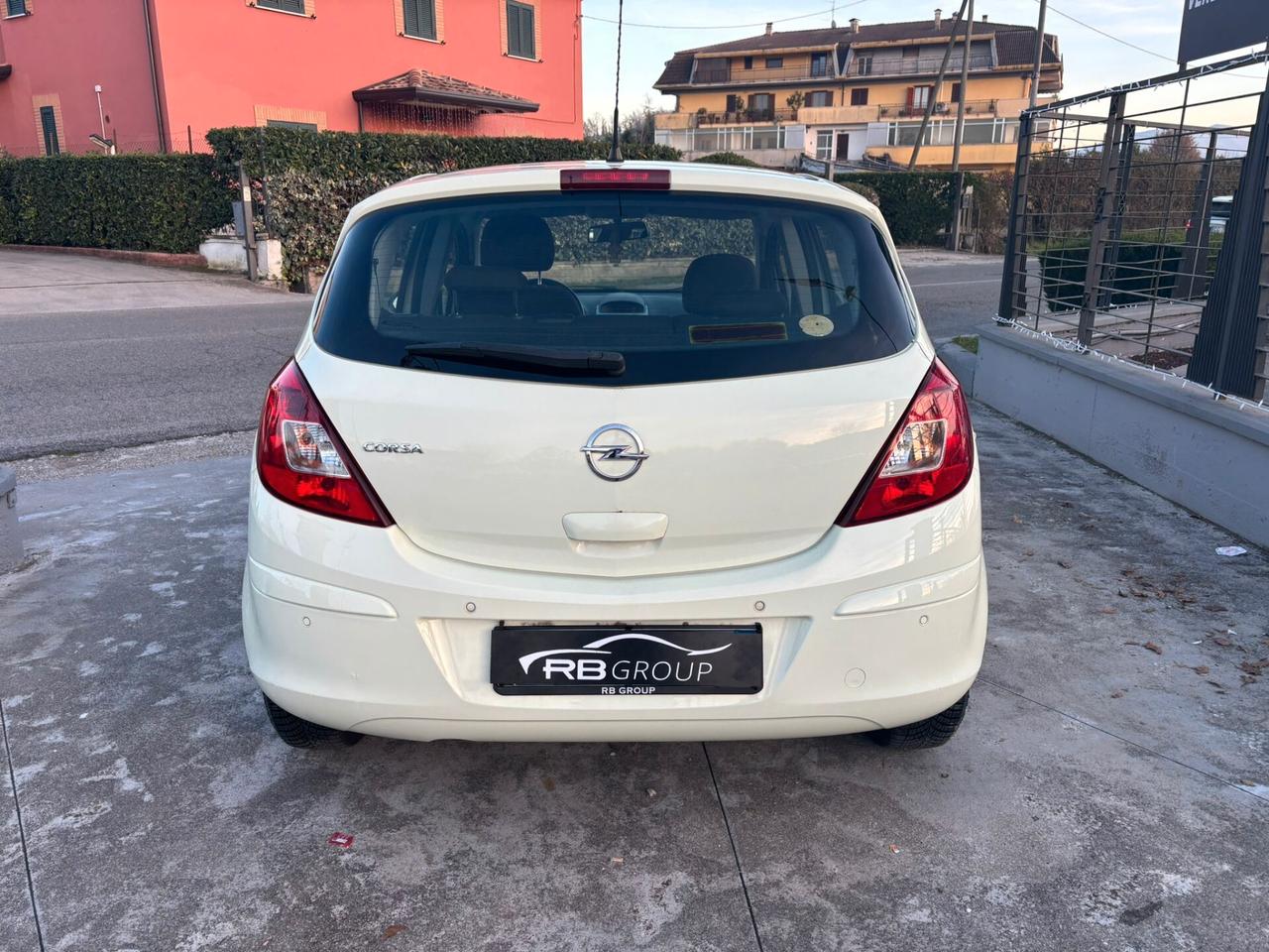 Opel Corsa 1.2 5 porte Cosmo