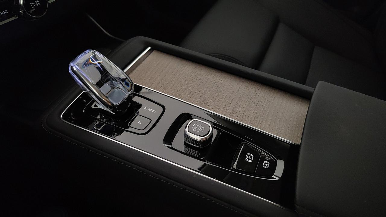 VOLVO XC90 2.0 b5 Plus Bright awd 7p.ti auto