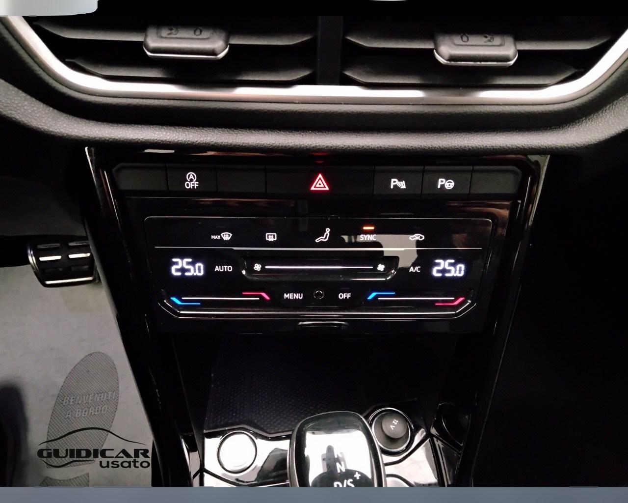 VOLKSWAGEN T-Roc 2022 - T-Roc 1.5 tsi R-Line dsg