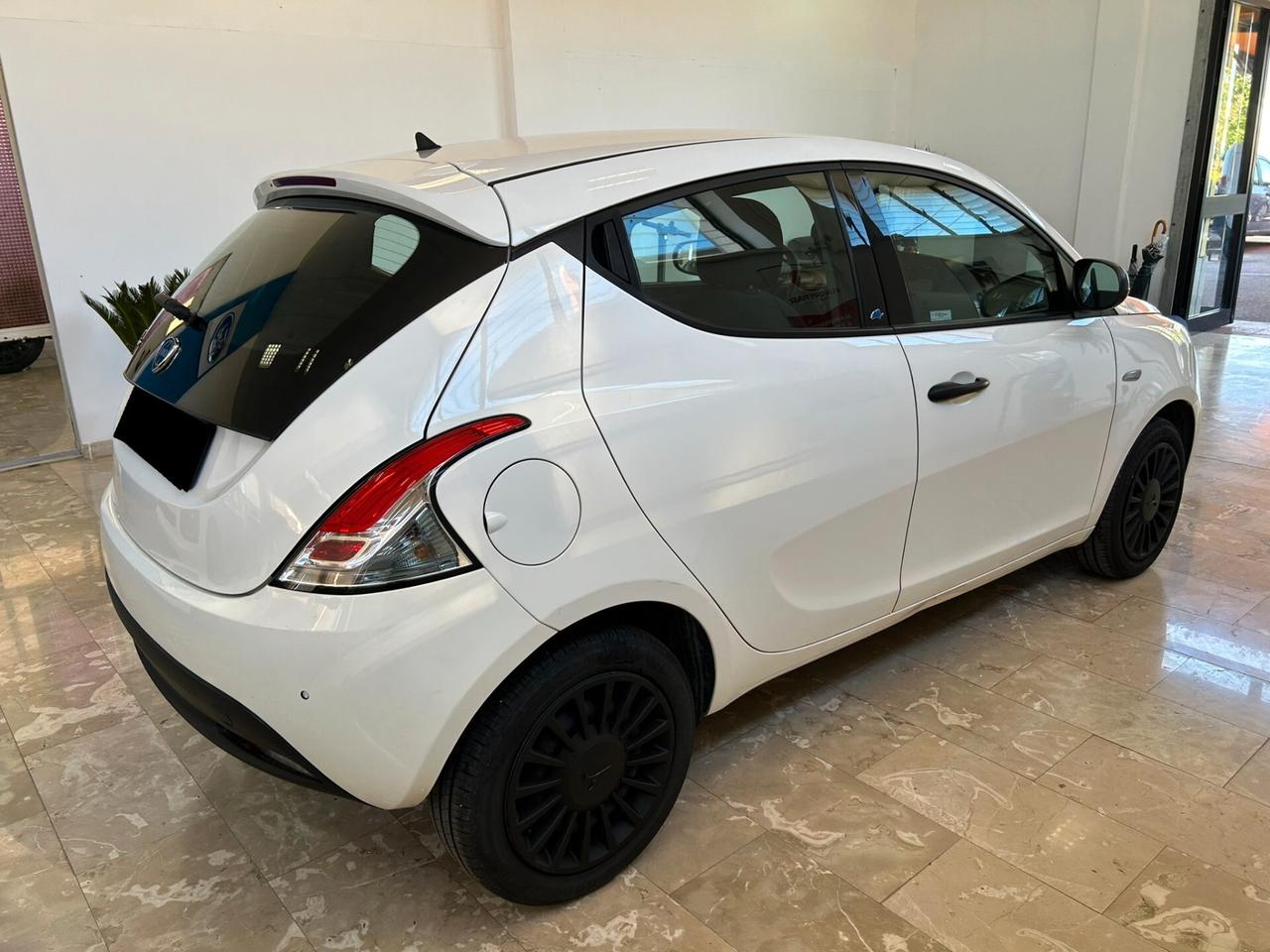 Lancia Ypsilon 1.2 69 CV 5 porte Elefantino Blu