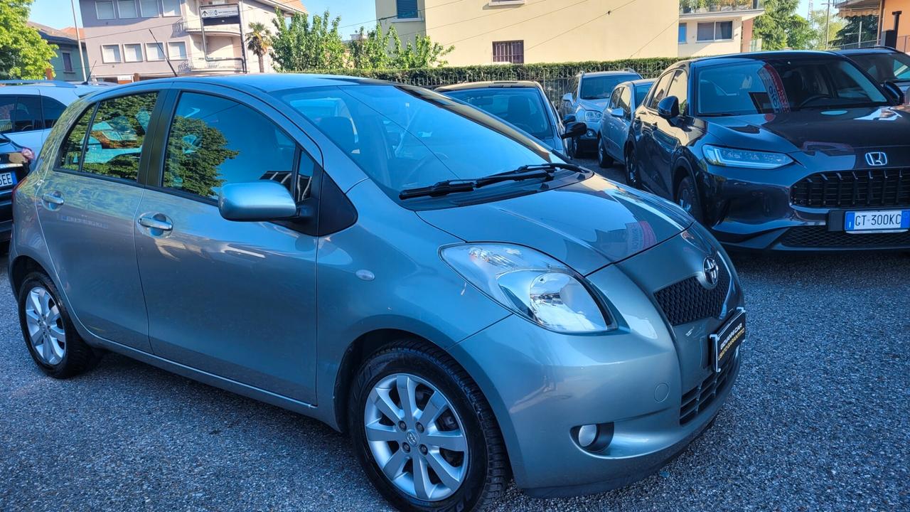 Toyota Yaris 1.3 5 porte Sol