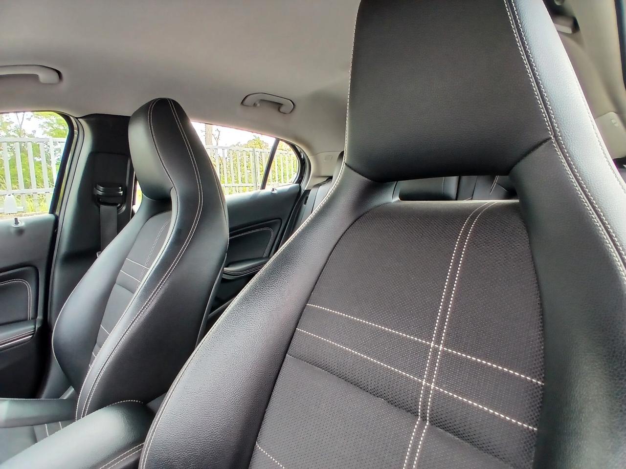 Mercedes-benz GLA 180 d Premium