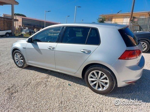 VOLKSWAGEN Golf 7 2015 permuta e finanziamento