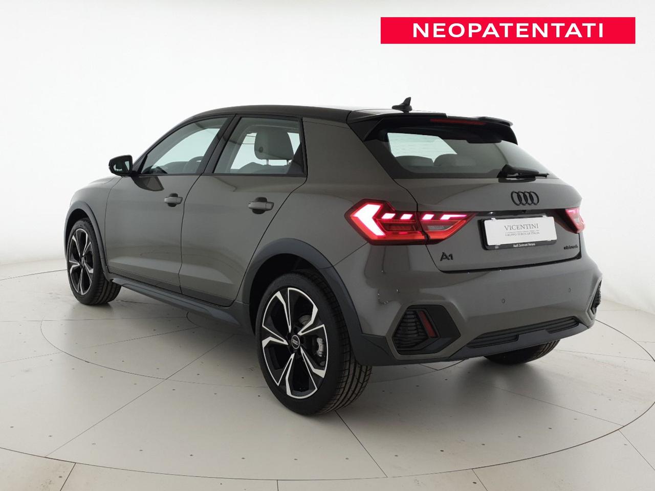 Allstreet 30TFSI 116CV S tronic Identity Contrast