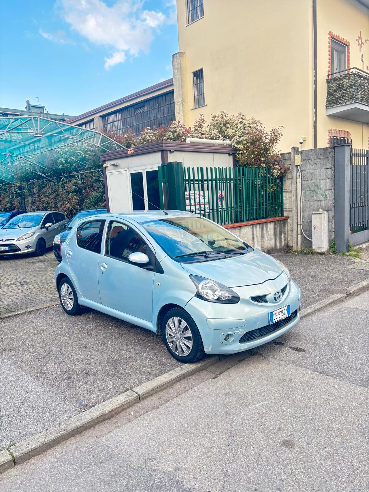 Toyota Aygo 1.0 12V VVT-i 5 porte Sol