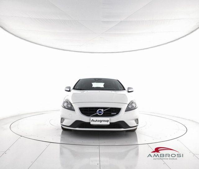 VOLVO V40 D4 Geartronic R-design Momentum