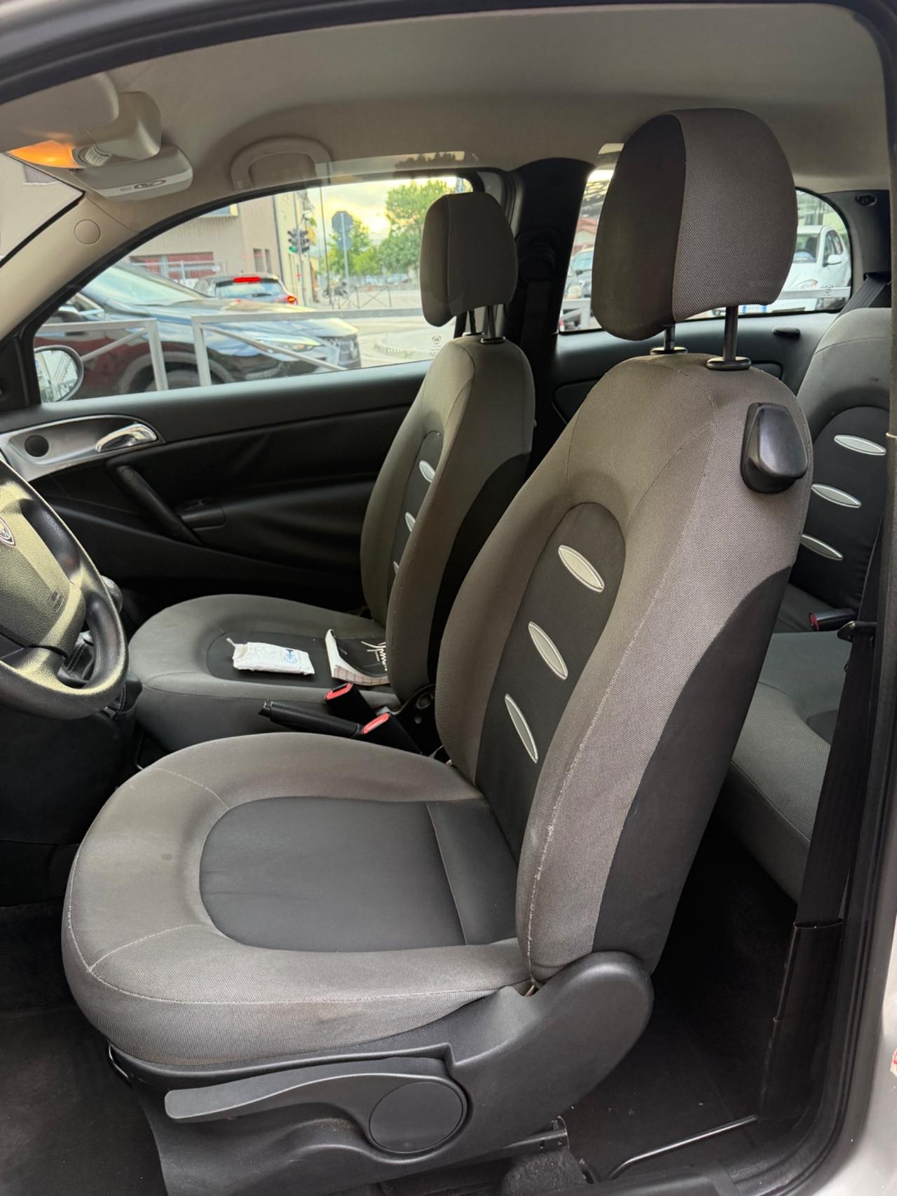 Lancia Ypsilon 1.2 Argento