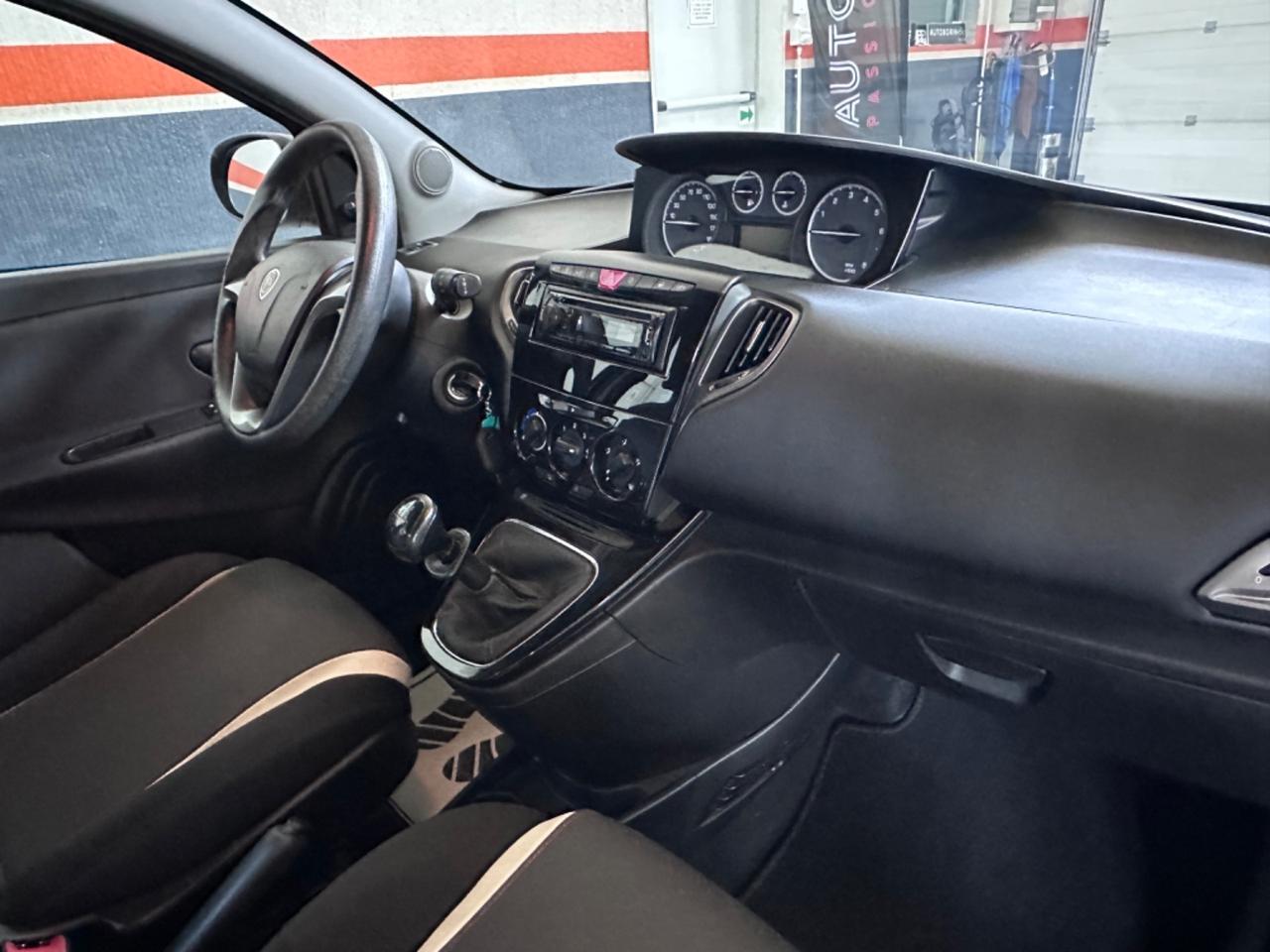 Lancia Ypsilon 1.2 69 CV 5 porte Gold