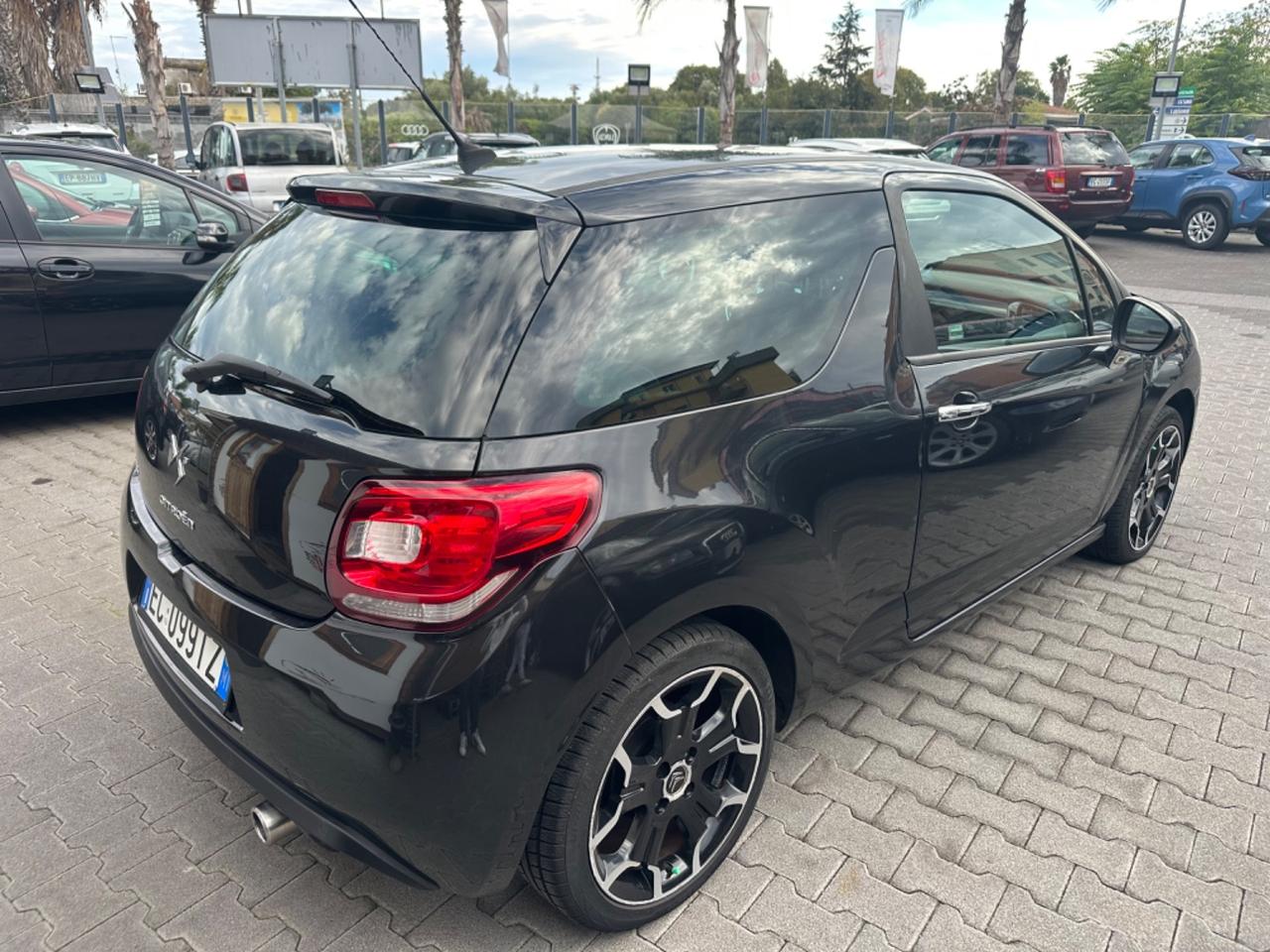 Ds DS3 3 1.6 e-HDi 90 airdream Just Black