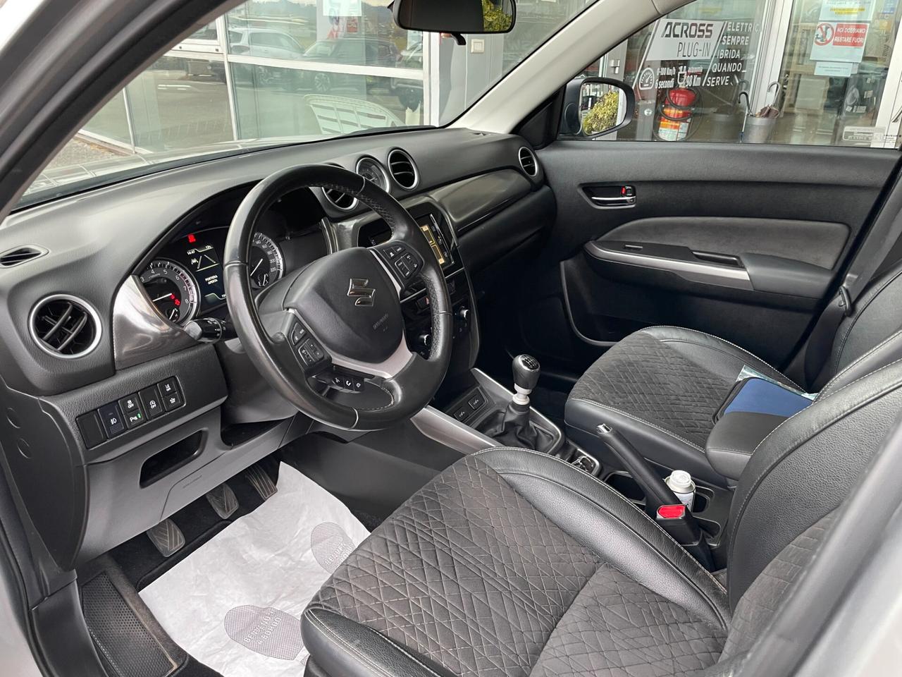 Suzuki Vitara 1.4 Hybrid Top