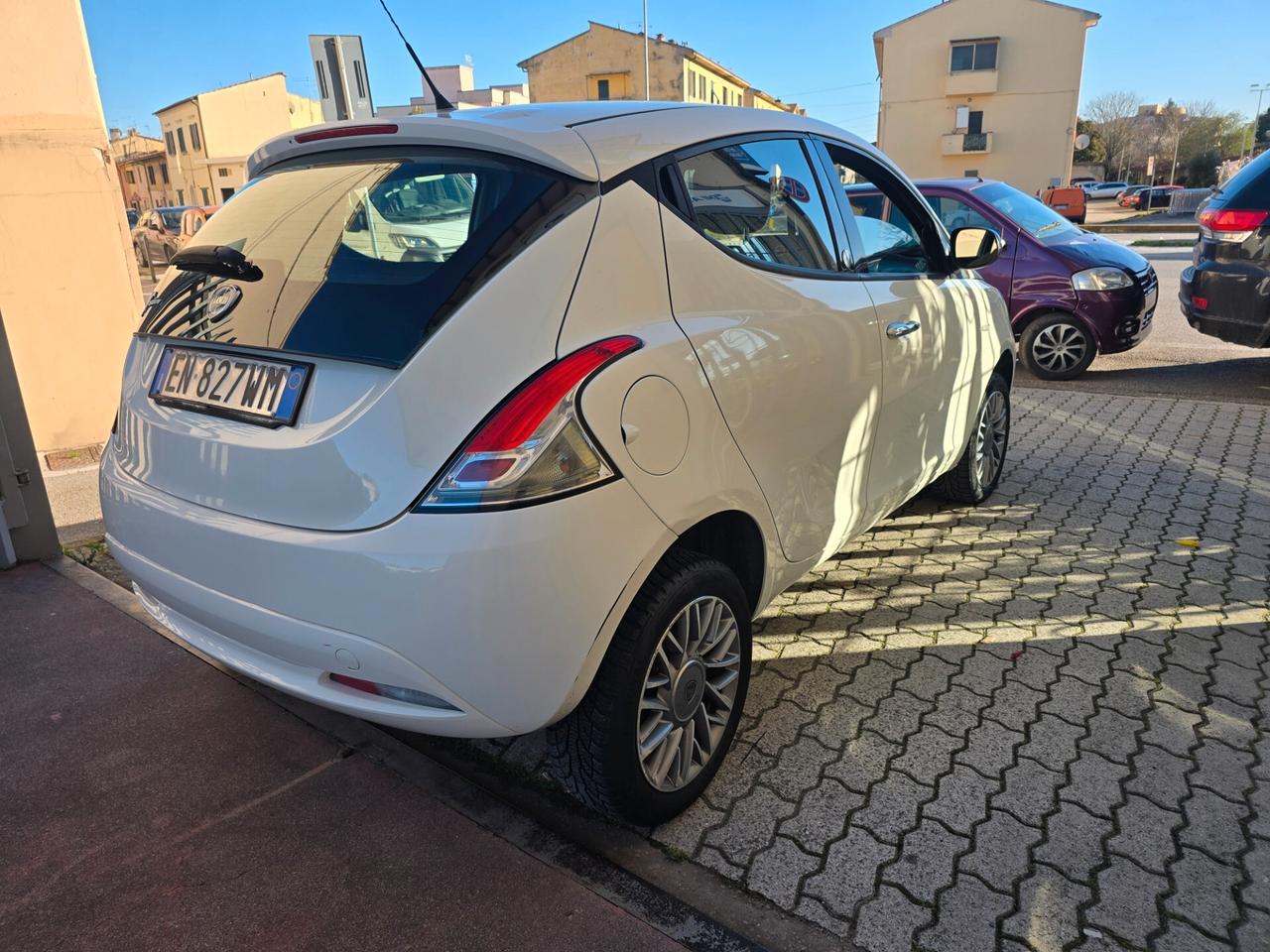 Lancia Ypsilon 0.9 TwinAir 85 CV 5 porte Metano Ecochic Gold