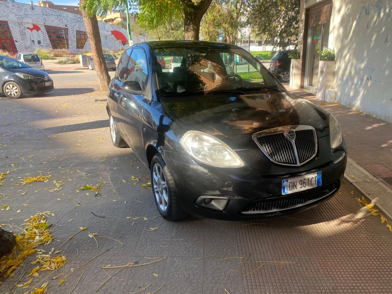Lancia Ypsilon 1.3 MJT 75 CV Argento