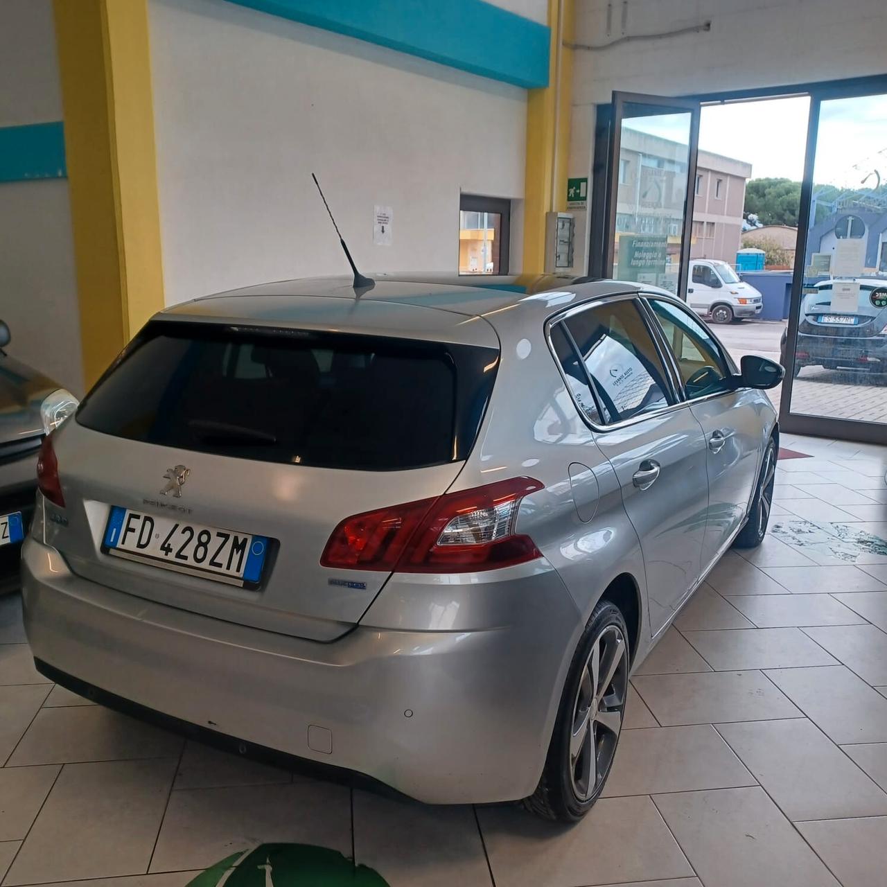 NEOPATENTATI PEUGEOT 308 1.6 TDI FULL OPTIONAL