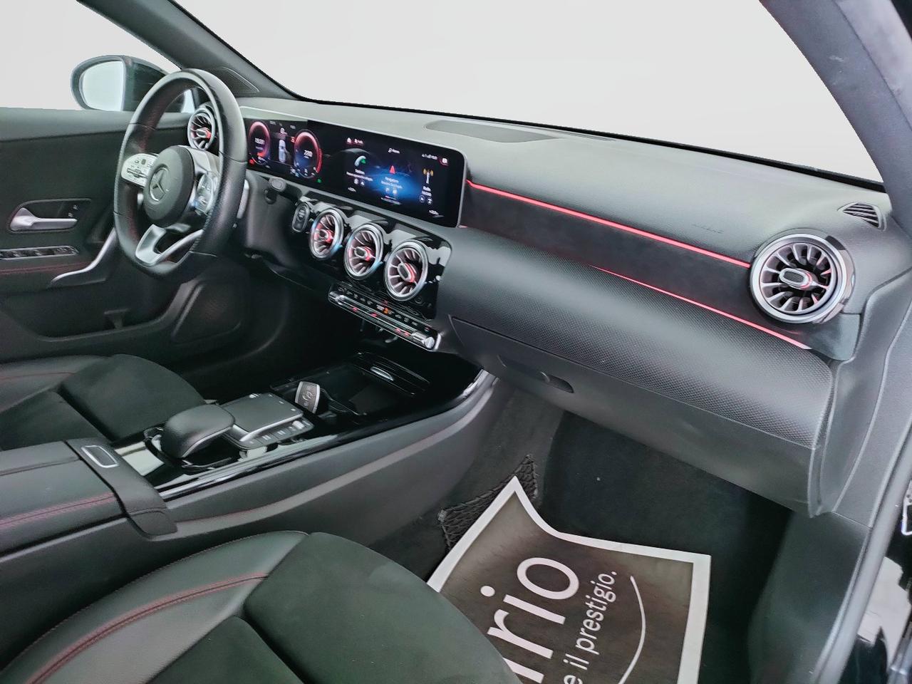 Mercedes-Benz Classe A - W177 2018 - A 200 d Premium Night edition 4matic auto