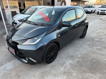 Toyota Aygo 1.0 VVT-i 69 CV 5 porte x-clusiv