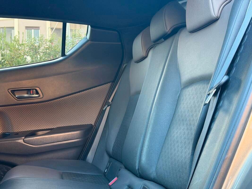 Toyota C-HR 1.8 Hybrid E-CVT Lounge