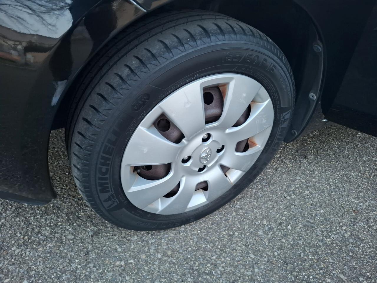 Toyota Yaris 1.0 3 porte SOLAMENTE 112.000 KM