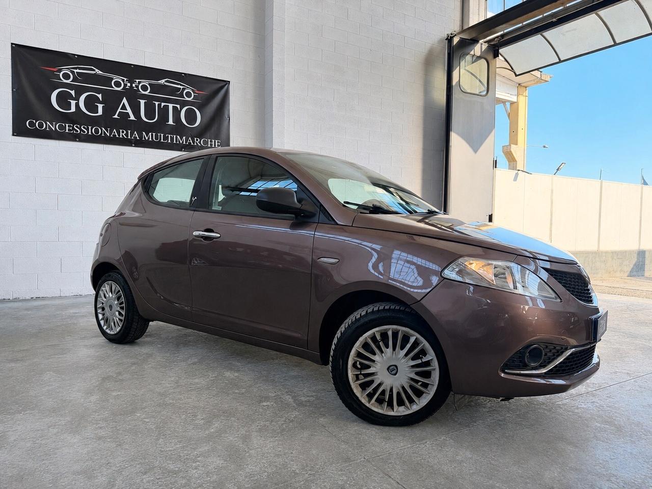 Lancia Ypsilon 1.2 69 CV 5 porte Silver