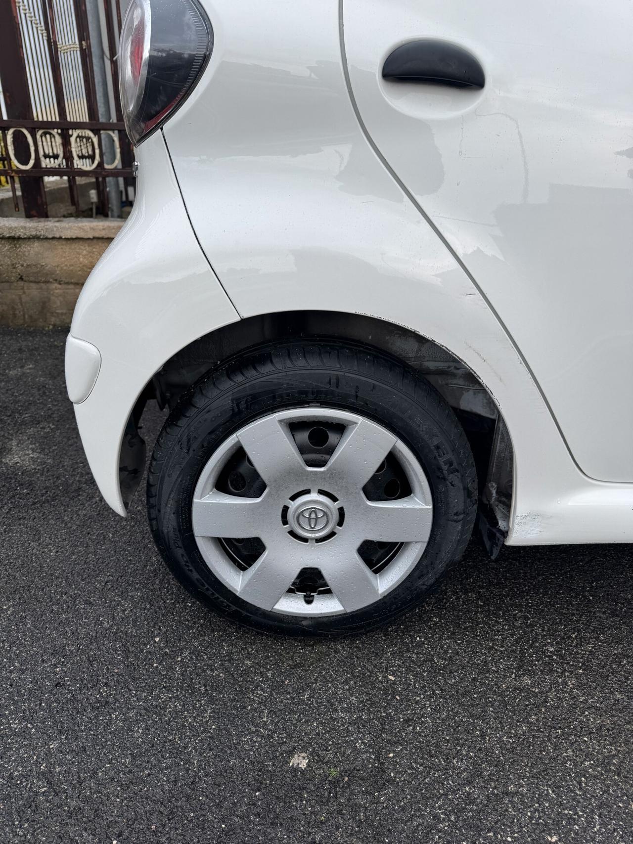 Toyota Aygo 1.0 12V VVT-i 5 porte Lounge Connect