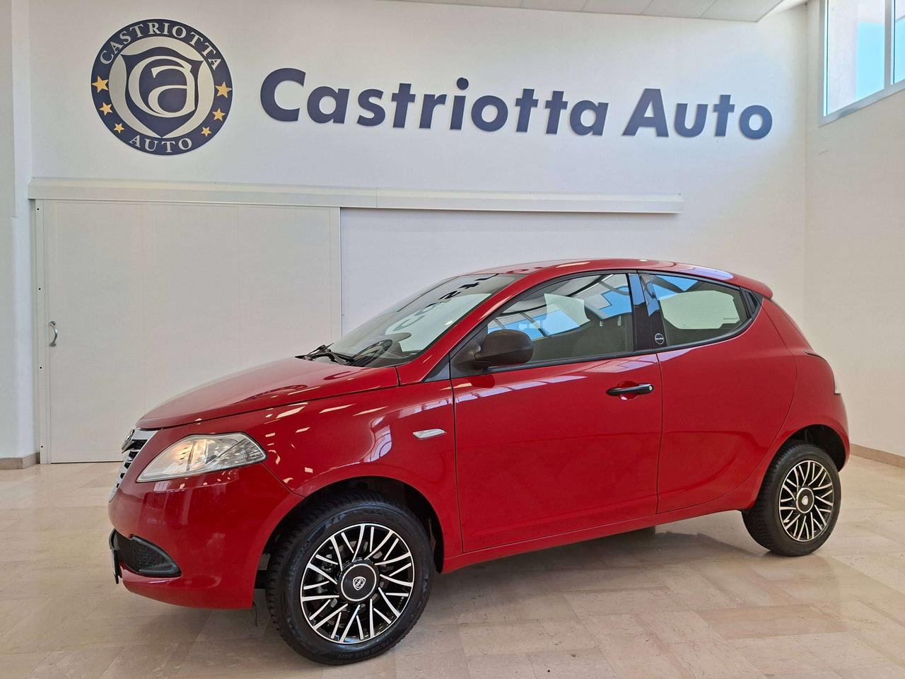Lancia Ypsilon 0.9 t.air ecochic metano 85 CV