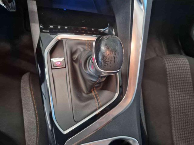 PEUGEOT 3008 BlueHDi 120 S&S Business