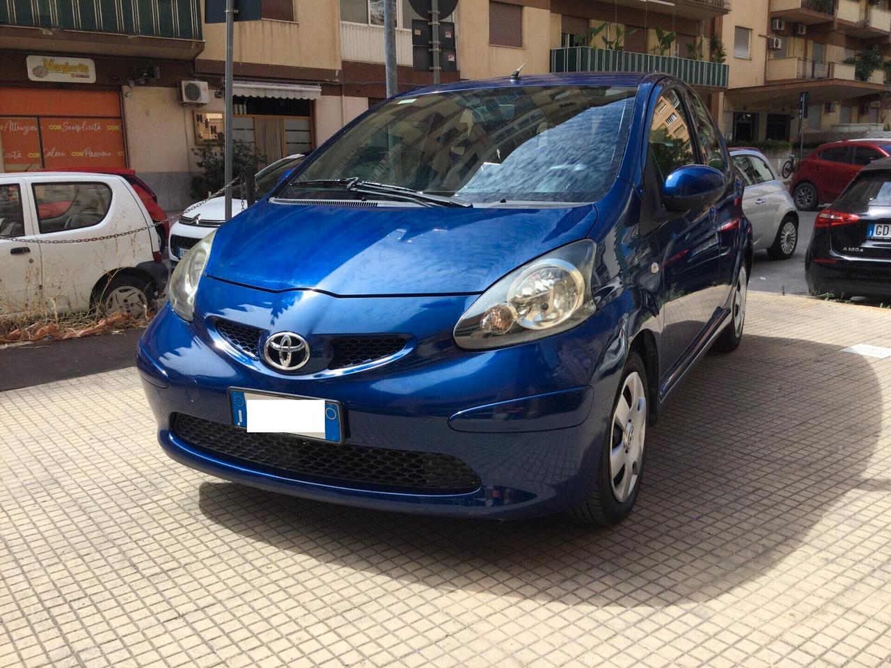 Toyota Aygo 1.0 12V VVT-i 5 porte Sol
