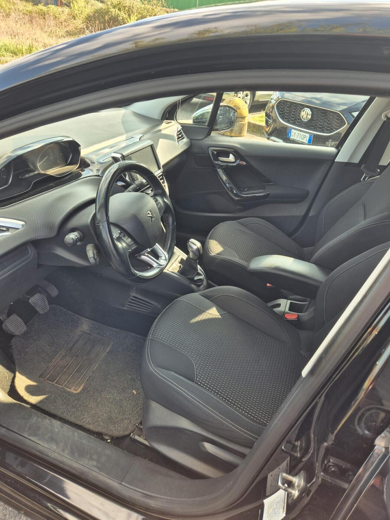 Peugeot 208 PureTech 82 5 porte Allure